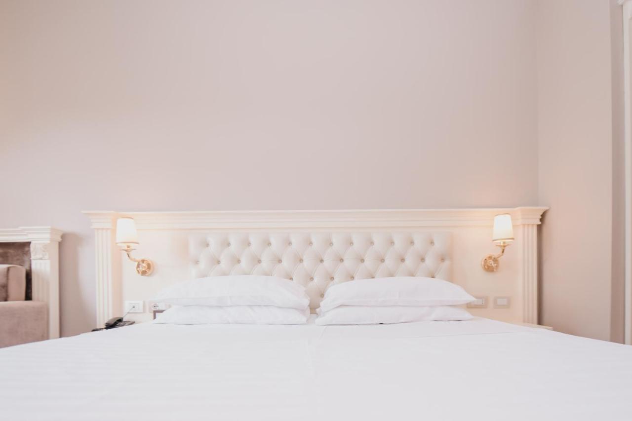 Lot Boutique By And Preference 5*